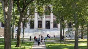 Χάρβαρντ κατά Ντοναλντ Τραμπ: Μήνυση στην κυβέρνηση για τον αποκλεισμό ξένων φοιτητών