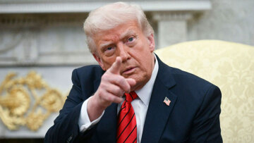 Με δασμούς 50% από  την 1η Ιουνίου απειλεί την ΕΕ ο Τραμπ - «Οι συζητήσεις δεν οδηγούν πουθενά»