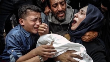 Γάζα: Ξεκληρίστηκε ολόκληρη οικογένεια γιατρού από ισραηλινά πυρά - Νεκρά 9 από τα 10 παιδιά
