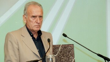 Το ΠΑΣΟΚ αποχαιρετά τον Χρήστο Ροκόφυλλο, «έναν βαθιά δημοκράτη και προοδευτικό άνθρωπο»
