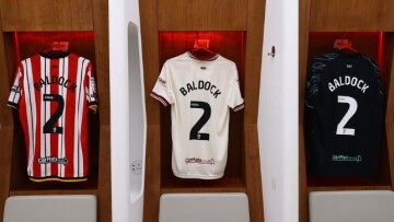 Με φανέλες του Μπάλντοκ θα εμφανιστούν στο Γουέμπλεϊ οι παίκτες της Σέφιλντ Γιουνάιτεντ στον τελικό ανόδου με τη Σάντερλαντ