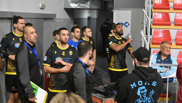 Δεν κατέβηκε να αγωνιστεί στον ευρωπαϊκό τελικό στο χάντμπολ η ΑΕΚ - Οι Σκοπιανοί σταμάτησαν τους οπαδούς της στα σύνορα  - Για αναβολή κάνει λόγο η ευρωπαϊκή ομοσπονδία 