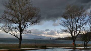 Καιρός: Επιδείνωση με βροχές, καταιγίδες και πτώση της θερμοκρασίας - Η πρόγνωση μέχρι την Πέμπτη