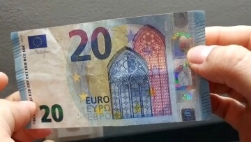 Θεσσαλονίκη: Χειροπέδες σε δεκαεξάχρονο για πλαστά χαρτονομίσματα των είκοσι ευρώ
