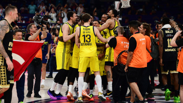 Πρωταθλήτρια Ευρώπης η Φενέρ 81-70 τη Μονακό του Σπανούλη στον τελικό του Άμπου Ντάμπι - Πρώτη κούπα του Γιασικεβίτσιους - Βίντεο 