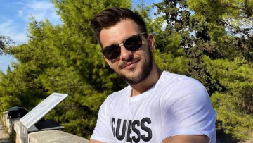 «Βούτηξε στα κύματα και δεν ξαναβγήκε» λένε συγγενείς του Στέφανου που πνίγηκε στη Λευκάδα - Στην Κύθνο έμαθε τα τραγικά νέα η σύντροφός του