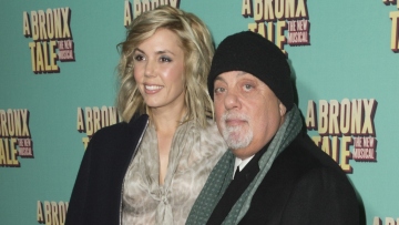 Μπίλι Τζόελ: Είμαστε αισιόδοξοι για την ανάρρωσή του, δήλωσε η σύζυγός του για τη διάγνωσή του με εγκεφαλική πάθηση
