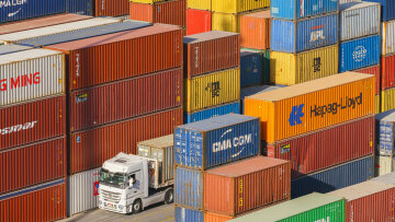 Ευρω-φόρος €2 στα πακέτα από την Κίνα -  Η απάντηση της Ευρώπης στην «εισβολή» των Temu και Shein