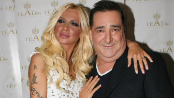 Πάολα για Βασίλη Καρρά: Μας λείπει, αλλά το δώρο του είναι ότι μπορούμε να τον ακούμε