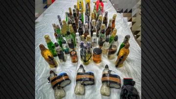 Εντοπίστηκαν δεκάδες μολότοφ σε υπόγειο του ΑΠΘ - Δείτε φωτογραφίες