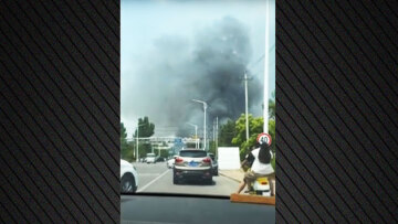 Ισχυρή έκρηξη σε χημικό εργοστάσιο στην Κίνα - Μαύροι καπνοί σκέπασαν την πόλη Γκαομί, δείτε βίντεο