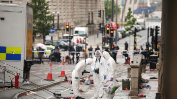 Άνδρας που επέζησε από τη βομβιστική επίθεση στη Μάντσεστερ Αρένα το 2017 μεταξύ των θυμάτων που παρασύρθηκαν από το ΙΧ στο Λίβερπουλ