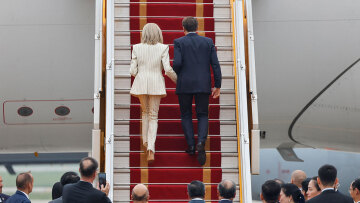 «Επανεκκίνηση» για τους Μακρόν μετά το χαστούκι στο Βιετνάμ - Τι αποκάλυψε η γλώσσα του σώματος