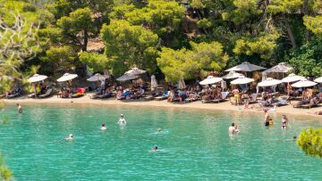 10 ειδυλλιακές παραλίες του Πόρου
