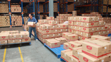 Η Κίνα απορρίπτει την κατηγορία των ΗΠΑ περί παραβίασης διμερούς προσωρινής συμφωνίας για τους δασμούς 