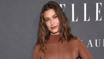 Χέιλι Μπίμπερ: Η εταιρεία ομορφιάς της εξαγοράστηκε για ένα δισ. δολάρια
