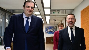 Συνάντηση Πιερρακάκη – Στουρνάρα για την πορεία της ελληνικής οικονομίας