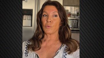 Βάνα Μπάρμπα: Είμαι βαθύτατα ευγνώμων στον κόσμο που ρωτούσε και άφηνε ένα λουλούδι για εμένα, είπε μετά το εγκεφαλικό - Δείτε βίντεο