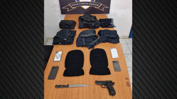 Ανήλικοι λήστευαν ψιλικατζίδικα στον Βύρωνα με κουζινομάχαιρο - Τρεις συλλήψεις