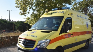 Μηχανή παρέσυρε και σκότωσε 67χρονη στην Εθνική Οδό Θεσσαλονίκης - Καβάλας: Η γυναίκα ήταν μαζί με την 11χρονη εγγονή της
