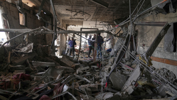 Ρίξαμε 50 βόμβες σε 30 δευτερόλεπτα για να εξοντώσουμε τον Μοχάμεντ Σινουάρ, είστε οι επόμενοι, απειλεί το Ισραήλ τους ηγέτες της Χαμάς