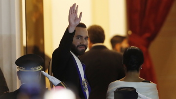 Καλύτερα να με λένε δικτάτορα παρά να δολοφονείται κόσμος στους δρόμους, λέει ο Μπουκέλε του Ελ Σαλβαδόρ