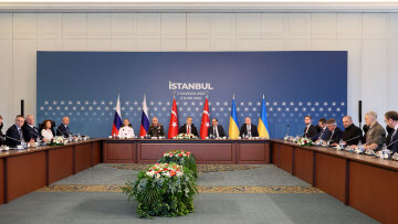 Ολοκληρώθηκε μέσα σε 1,5 ώρα ο β' γύρος διαπραγματεύσεων Ρωσίας - Ουκρανίας στην Κωνσταντινούπολη