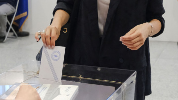 ALCO: Στις 12,5 μονάδες το προβάδισμα της ΝΔ, τρίτη η Ελληνική Λύση, αγγίζουν το 20% οι αναποφάσιστοι