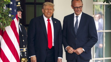 «Εξαιρετικά ικανοποιημένος από τις συνομιλίες με τον Τραμπ» δήλωσε ο Μερτς