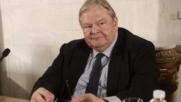 Βενιζέλος: Προφανώς υπάρχουν ηθικοί αυτουργοί, ο ΣΥΡΙΖΑ ήθελε να επηρεάσει την εκλογή ΠτΔ, είπε στη δίκη των πρώην προστατευόμενων μαρτύρων της Novartis