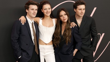 Βικτόρια Μπέκαμ: Όταν «κατέστρεψε» τον πρώτο χορό του γιου της και της νύφης της στον γάμο τους