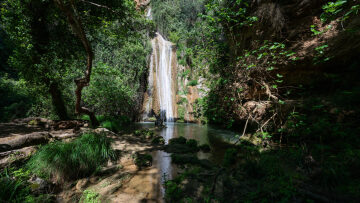 Εξερευνώντας τον καταρράκτη Καλάμαρη στη Μεσσηνία
