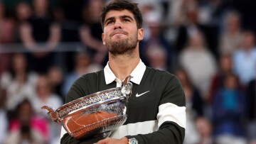 Roland Garros 2025: Ο Αλκαράθ διατήρησε το στέμμα του, 3-2 σετ τον Σίνερ με επική ανατροπή μετά από μάχη 5,5 ωρών! - Βίντεο
