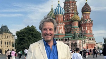 Στη Μόσχα ο πατέρας του Έλον Μασκ για να μιλήσει σε φόρουμ του Ντούγκιν - «Έκανε λάθος με τον Τραμπ» είπε για τον γιο του