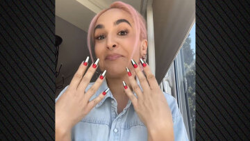 Η Γιάννα Τερζή χορεύει στο TikTok με... μανικιούρ την παλαιστινιακή σημαία - Πλήθος σχολίων στην ανάρτηση