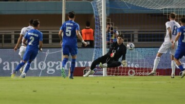 Χρήστος Μανδάς: Περήφανος που έκανα ντεμπούτο ως βασικός και χαρούμενος που έγινε στην Κρήτη που αγαπώ
