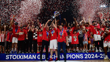 Πρωταθλητής Ελλάδας και στο μπάσκετ στα 100 του χρόνια ο Ολυμπιακός - Η απονομή της κούπας - Βίντεο, φωτογραφίες 