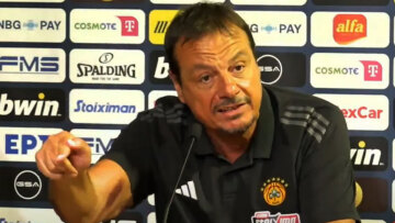 Βίντεο: Ο Αταμάν χτύπησε το χέρι του και αποχώρησε έξαλλος από τη συνέντευξη Τύπου  