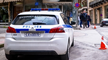 Θεσσαλονίκη: Προσποιήθηκε υπάλληλο της ΔΕΗ και έκλεψε κοσμήματα μεγάλης αξίας από ηλικιωμένη