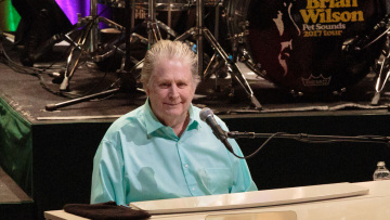 Πέθανε ο Μπράιαν Γουίλσον, ο θρυλικός συνθέτης των Beach Boys
