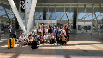 Ελεύθεροι οι 42 Έλληνες που εμποδίστηκαν στο αεροδρόμιο του Καΐρου από το να συμμετάσχουν στο March to Gaza - Συνεχίζουν το ταξίδι στην Αίγυπτο