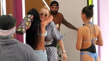 H Διονυσία Κουκίου ξαναμπήκε στο Big Brother - «Επιτέλους το είδωλο επέστρεψε» γράφουν στο X