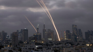 NY Times και Washington Post: «Άθικτο» το πυρηνικό πρόγραμμα του Ιράν παρά τις επιθέσεις - Τι θα γίνει, αν η Τεχεράνη επισπεύσει τον εμπλουτισμό ουρανίου;