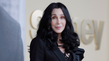 Σερ: Εσπευσμένα στο νοσοκομείο μεταφέρθηκε ο γιος της έπειτα από υπερβολική δόση ναρκωτικών - «Είναι τυχερός που επέζησε», αναφέρουν οι γιατροί