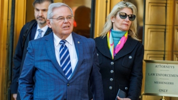 Μπομπ Μενέντεζ: Σήμερα ξεκινά η ποινή του στη φυλακή για το σκάνδαλο δωροδοκίας