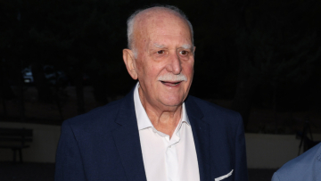 Γιώργος Παπαδάκης: Γλέντι μέχρι το πρωί στις διακοπές του - Η μαντινάδα που του αφιέρωσαν