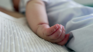 Στη ΜΕΘ του νοσοκομείου Χανίων βρέφος 16 ημερών με κορωνοϊό - Λουκίδης: Υπάρχει αύξηση κρουσμάτων αλλά δεν ανησυχούμε