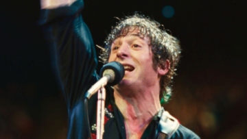 Ο Τζέρεμι Άλεν Γουάιτ μεταμορφώνεται σε Μπρους Σπρίνγκστιν στο τρέιλερ του «Deliver Me From Nowhere»