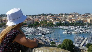 Θερινή άδεια: Τι ισχύει με το επίδομα αδείας, όλα όσα πρέπει να ξέρετε για τη χορήγηση των διακοπών
