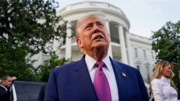 Τραμπ για την επίθεση στο Ιράν: Τους πήραμε τη βόμβα μέσα από τα χέρια
